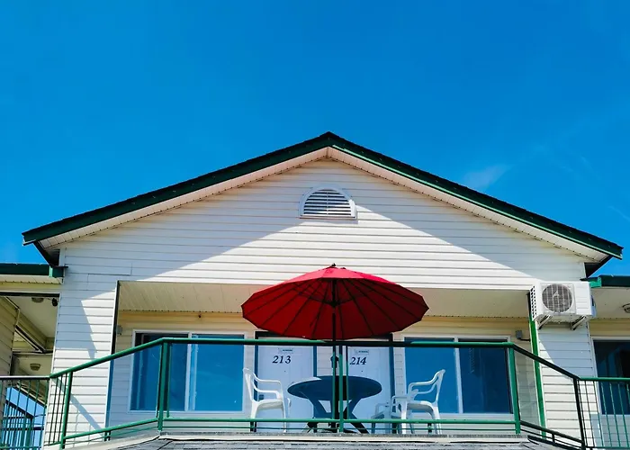 Harbour Light Motel